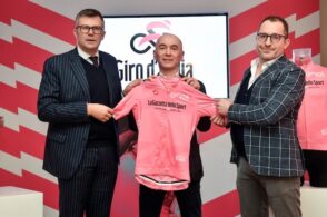 Rosa ed ecologica: la maglia del Giro è firmata ancora Castelli