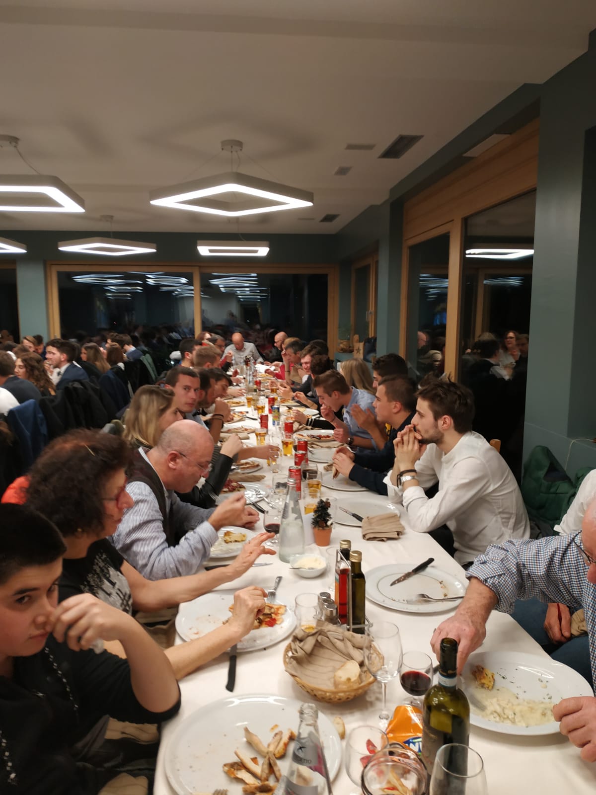una parte della tavolata natalizia