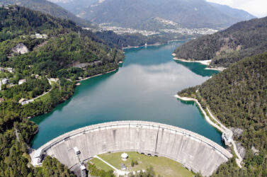 Idroelettrico, scontro sul 2029: la Regione tiene la regia, Belluno chiede più potere
