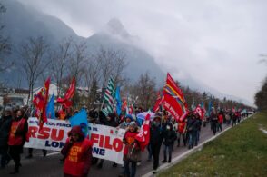 Safilo, parla l’azienda: «Lo stabilimento di Longarone non è strategico»