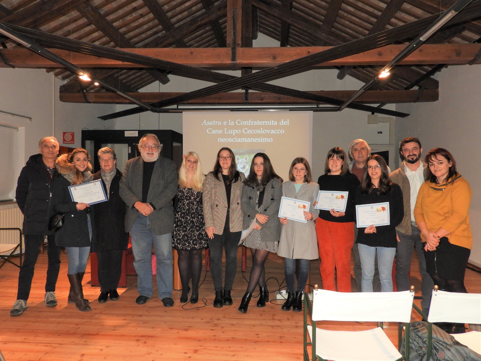 la premiazione dei ragazzi delle superiori