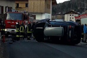 Borca: auto rovesciata, illesi gli occupanti