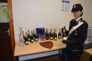 Bottiglie rubate nei supermercati: fermati due ragazzi del Veronese