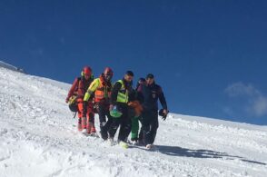 Il ghiaccio blocca tre escursionisti sul Tre Croci: interviene il Soccorso Alpino