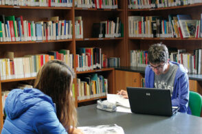 Biblioteca civica chiusa per lavori, ma a Belluno c&rsquo;&egrave; il servizio dell&rsquo;Abm