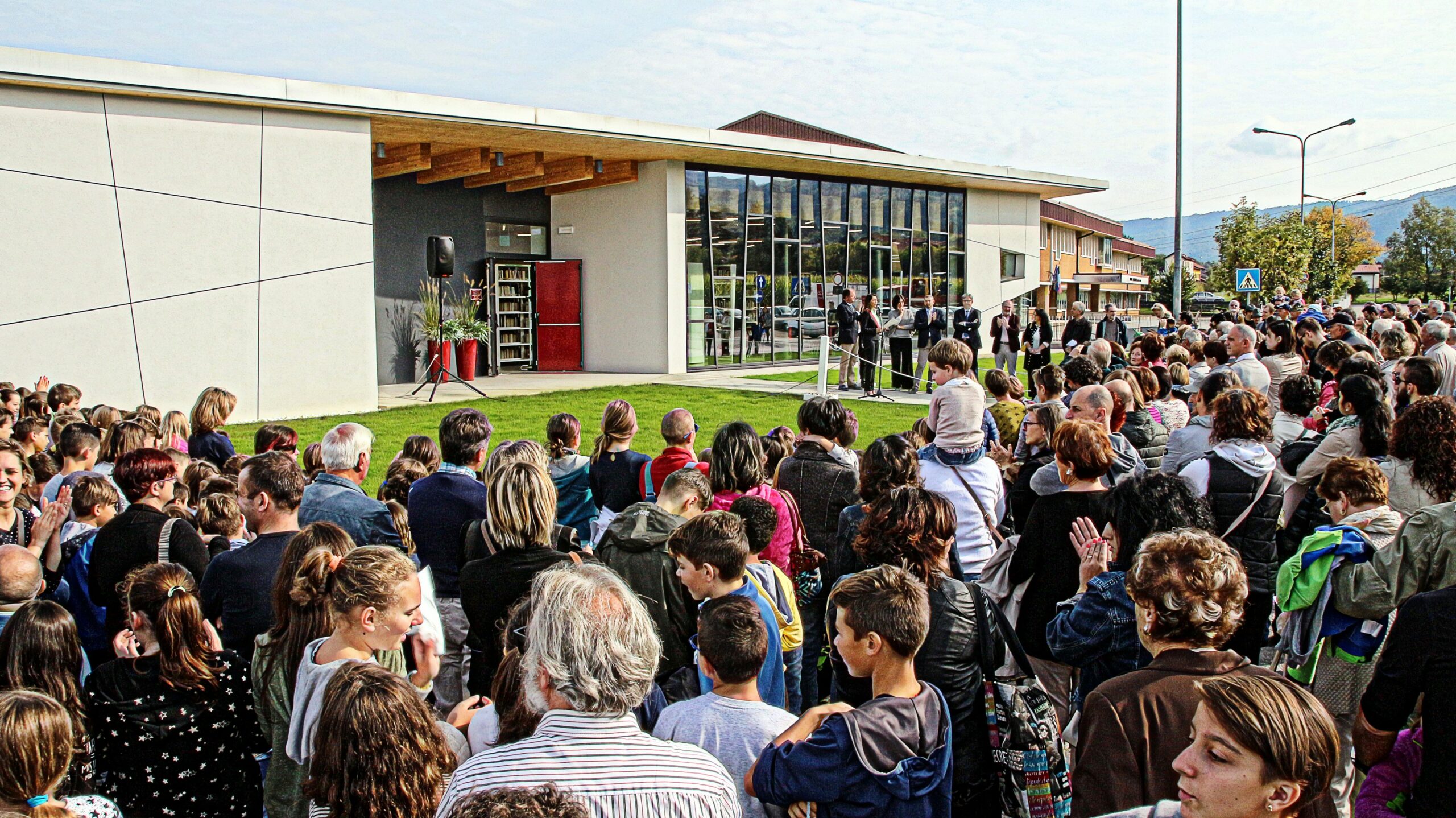l'inaugurazione della nuova biblioteca, nel settembre 2017