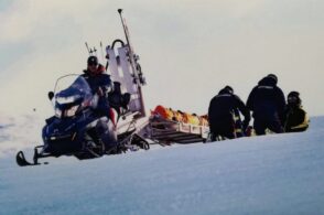 Incidente sulle piste da sci: 11enne si rompe un braccio