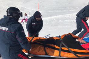 Frattura e multa: scialpinista abusivo “punito” doppiamente