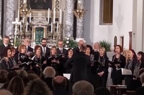 Liturgia, gospel, ospiti d’eccezione e giovani: il Coro Antica Eco emoziona