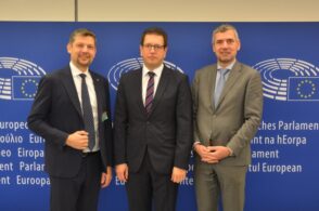 Diritti per le minoranze (anche ladine): consegnate 1,2 milioni di firme alla Commissione europea