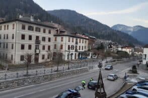 Visitatori a Misurina nonostante l&rsquo;emergenza. &laquo;Turisti, state a casa&raquo;