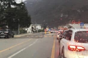 Cantiere ad Andreane per la fibra ottica: traffico in tilt tra Ponte e Belluno