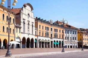 Teatro in centro, appuntamenti con le Bretelle Lasche e le Farine Fossili