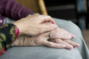 Badanti e assistenza domiciliare: in provincia di Belluno una rete di nove sportelli