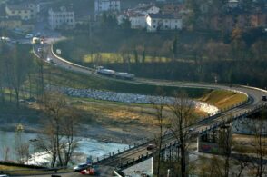 Bailey ancora chiuso, viabilità sperimentale: Ponte della Vittoria in uscita la sera