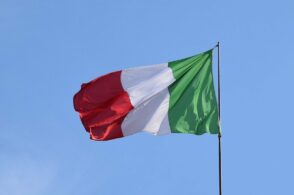 Tricolore alle finestre, lo chiedono gli alpini: il 2 giugno all’epoca del coronavirus