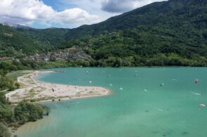 Il mare con vista sulle Dolomiti: Arpav certifica la balneabilità dei laghi bellunesi