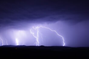 Piogge e temporali, temperature giù di 10 gradi
