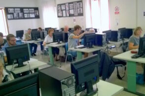 Corsi di informatica per adulti: giovanissimi in cattedra, utenti soddisfatti