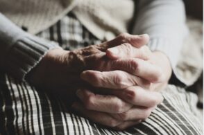Focus sul sistema badanti: una su due potrebbe essere irregolare