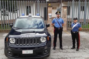 Ruba in casa di un pensionato ed evade dai domiciliari: arrestato