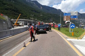 Frontale sulla 51 all’altezza di Longarone: in tre finiscono all’ospedale