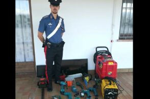 Trapani, motoseghe, avvitatori: il garage trabocca di materiale rubato