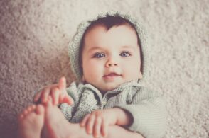 Il sorriso di un bimbo, la radice di un albero. E l’eternità in musica