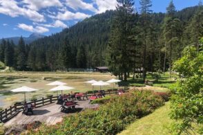 Giù una paratia, il lago della fiction si svuota: «Tempismo da thriller»