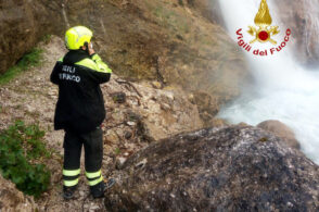 Depotenziamento della cascata di Fanes: al via le operazioni dei vigili del fuoco