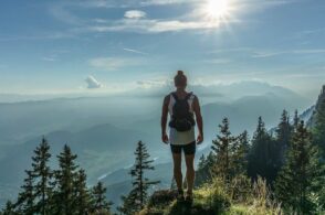 Presentata la nuova guida National Geographic sull’Alta Via 1. «Trekking e cammini tirano il turismo»