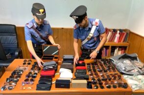 Ladra di occhiali in Luxottica: ne ruba 58 paia, denunciata una donna