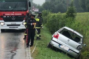 Scontro a Santa Giustina: un’auto finisce nel fosso, ferito il conducente