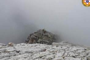 Cala la nebbia, due escursionisti si perdono sull’Antelao. Intervento in quota del Soccorso alpino