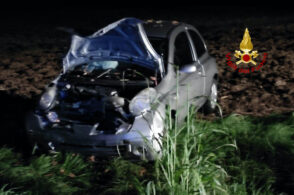Auto contro un albero in zona Villabruna: ferita una donna