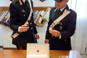 Arrivano per sedare un litigio tra due fratelli, scoprono la droga
