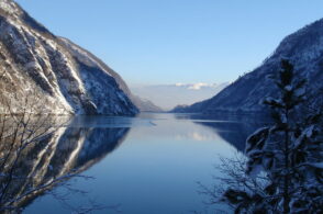 Spettacoli di mistero in Valle del Mis, passeggiata sull’acqua con richiami buzzatiani