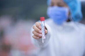 Altra impennata di contagi: +289. E otto decessi nelle ultime 24 ore