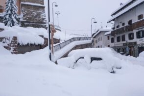 Cavo Enel a terra, 4 giorni per ripararlo: «Ci lasciano morire in mezzo alla neve»