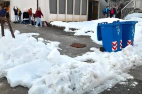 Ingresso a scuola ostruito: ragazza con disabilità costretta a tornare a casa