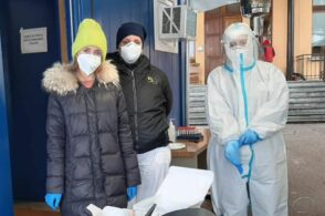 Il virus non si ferma: nuovi positivi sopra quota 200. Più di 2mila i vaccinati