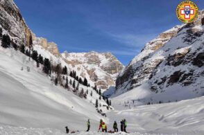 Valanga travolge uno scialpinista: 50enne ritrovato senza vita