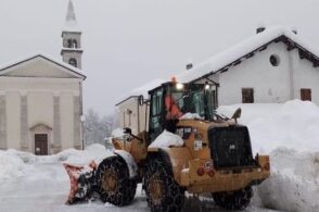 Parte “l’operazione neve”. Priorità ai tetti e alle strade
