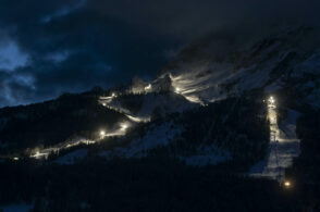 Trenta giorni ai Mondiali di Cortina. E le piste si illuminano