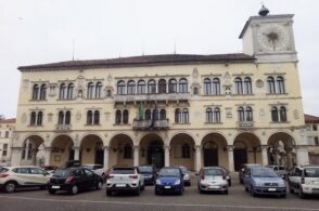 Scontro sui parcheggi, le minoranze a Palazzo Rosso attaccano Massaro