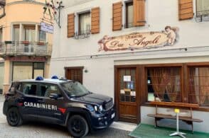 Clienti indisciplinati al banco: chiuso e multato il bar del centro
