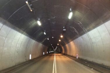 Galleria Comelico, via al rivestimento definitivo: modifiche a viabilità e accessi