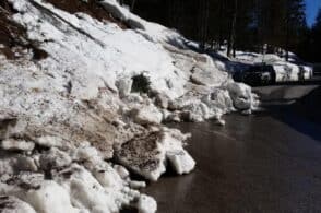 Piccola slavina, a senso unico alternato la Sp 48 delle Dolomiti