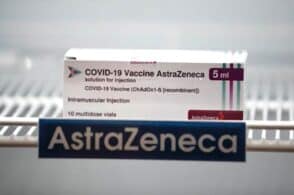 Via libera ad AstraZeneca: la campagna vaccinale riprende a pieno regime