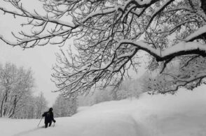 Torna la neve, pericolo valanghe in quota. Attenzione alle escursioni